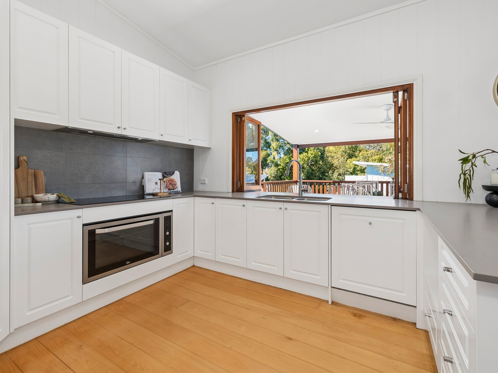 8 Anne Street CHINDERAH 4