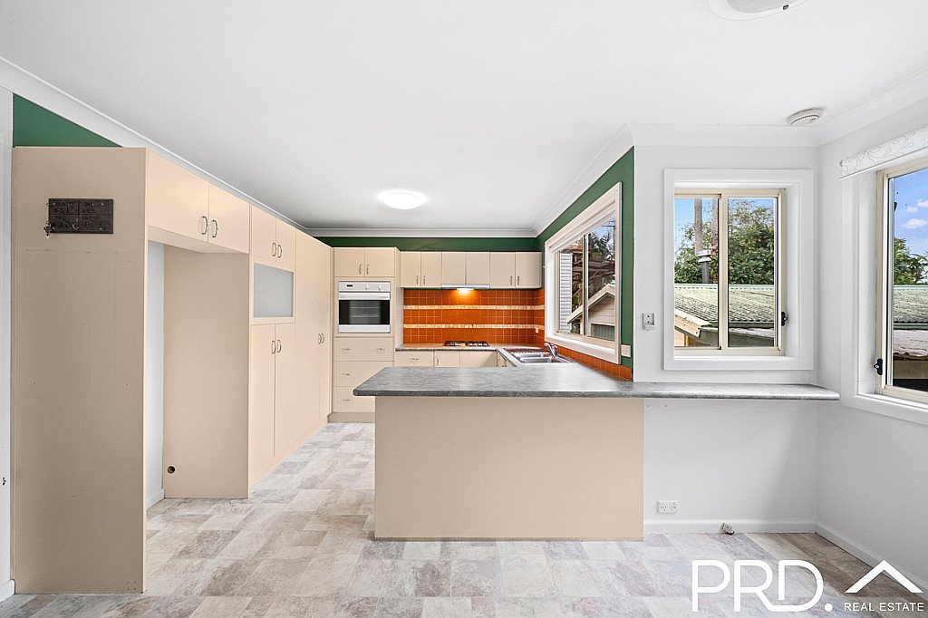 8 Apex Avenue PICNIC POINT 2