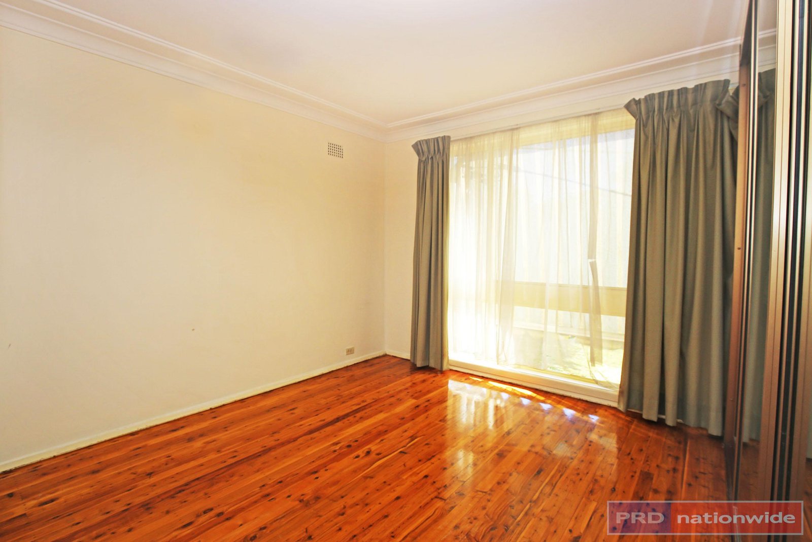 8 Apex Avenue PICNIC POINT 3