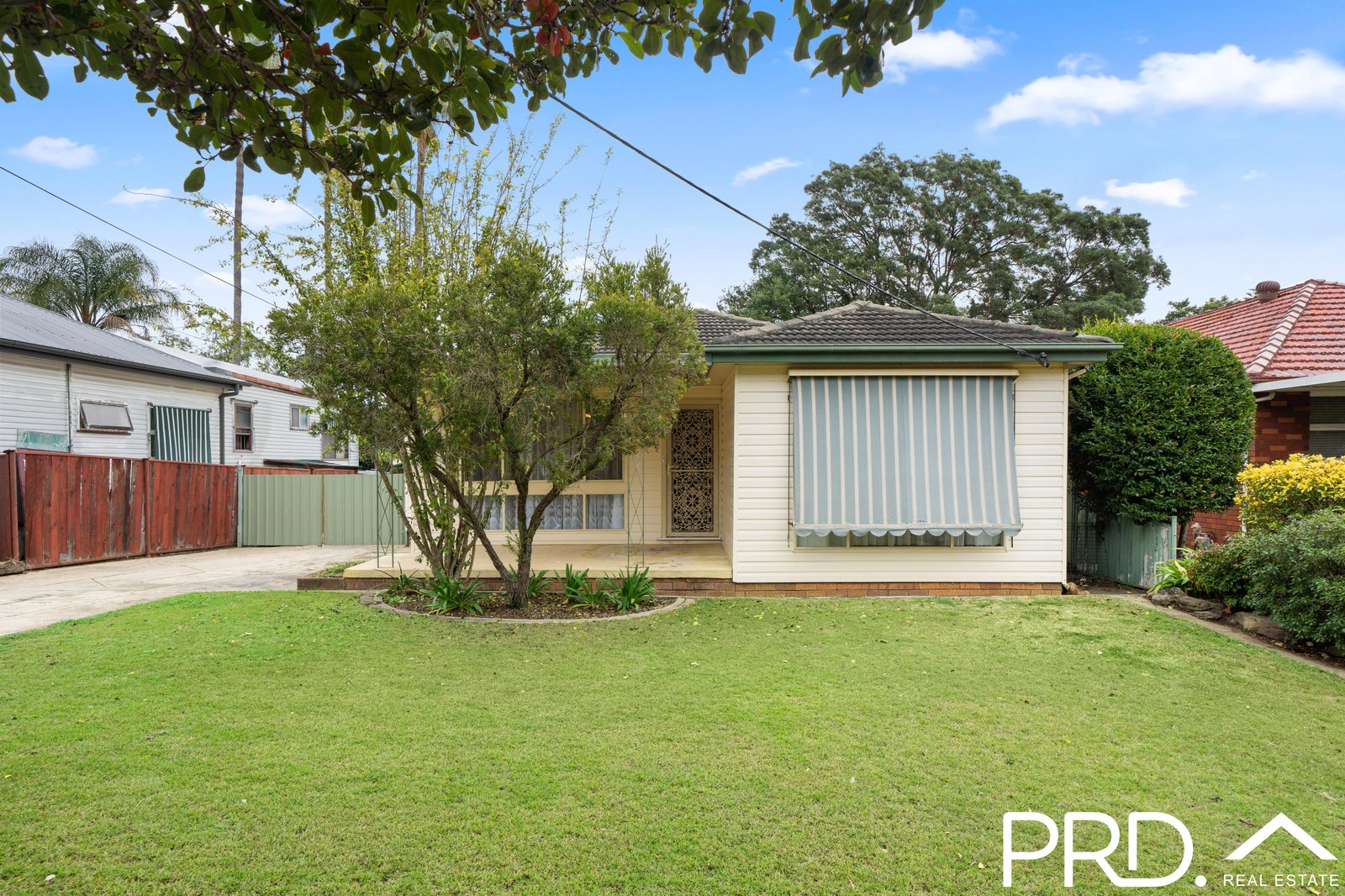 8 Apex Avenue PICNIC POINT 1