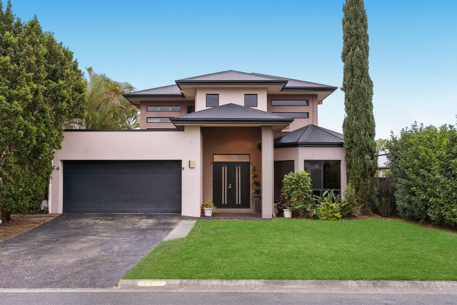 8 Aquarius Street REEDY CREEK 1