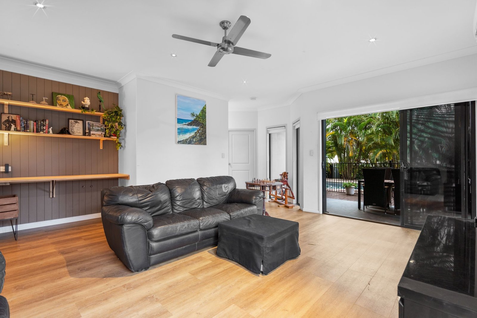8 Aquarius Street REEDY CREEK 13