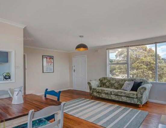 8 Asquith Court CLAREMONT 3