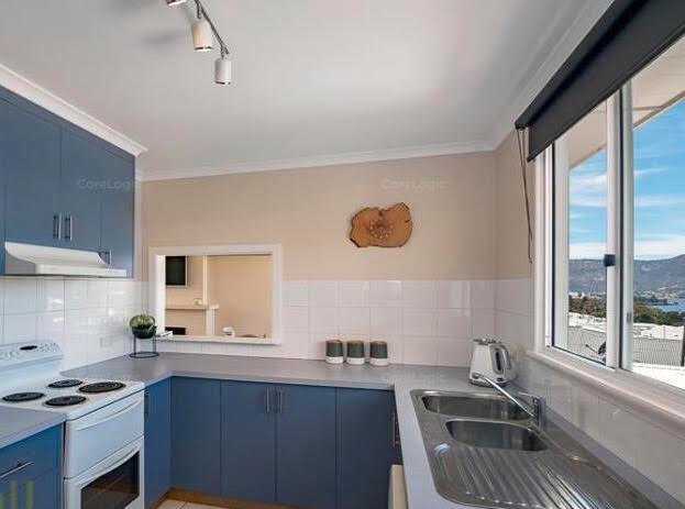 8 Asquith Court CLAREMONT 4