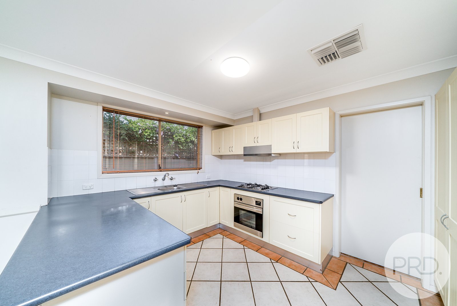 8 Atkins Place ESTELLA 5