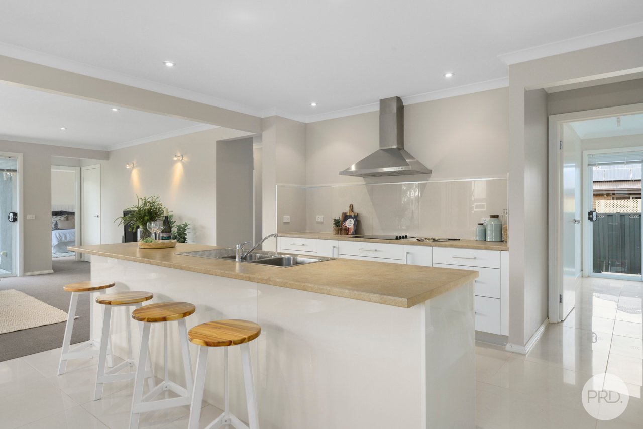 8 Avalon Court MARGATE 5