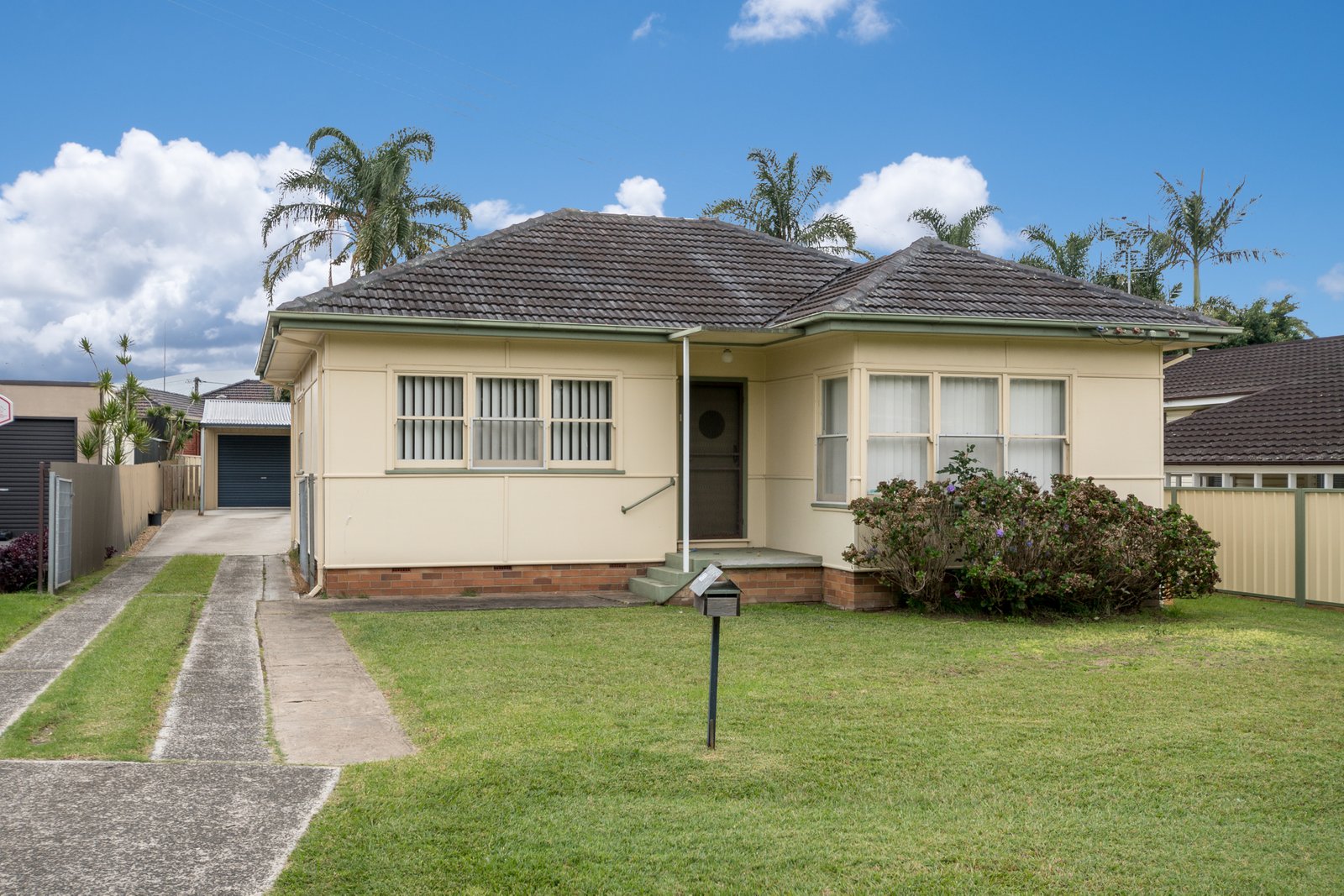 8 Avonlea Street DAPTO 1