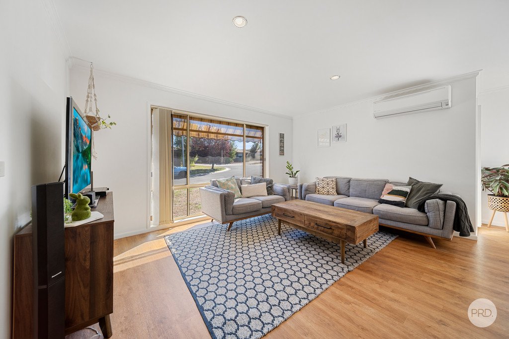 8 Baden - Powell Place STRATHDALE 2