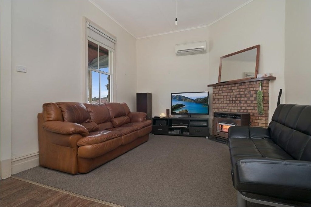 8 Baden Street WHITE HILLS 2