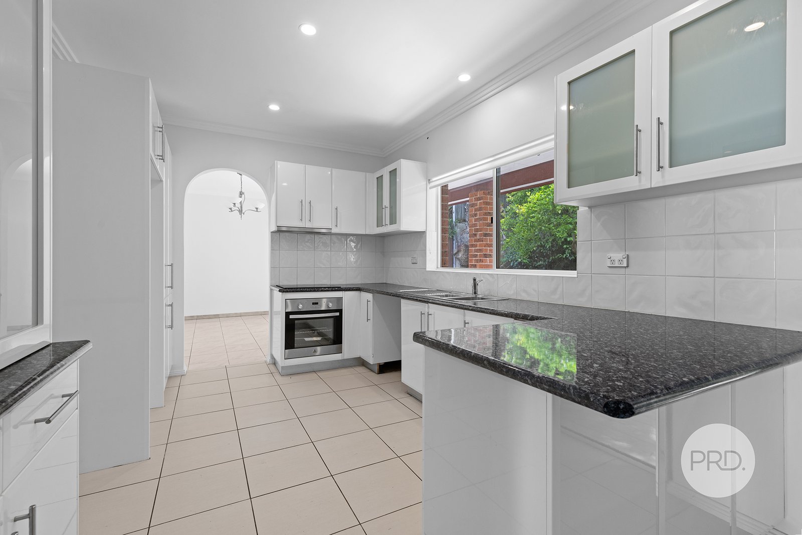 8 Banksia Place LUGARNO 2