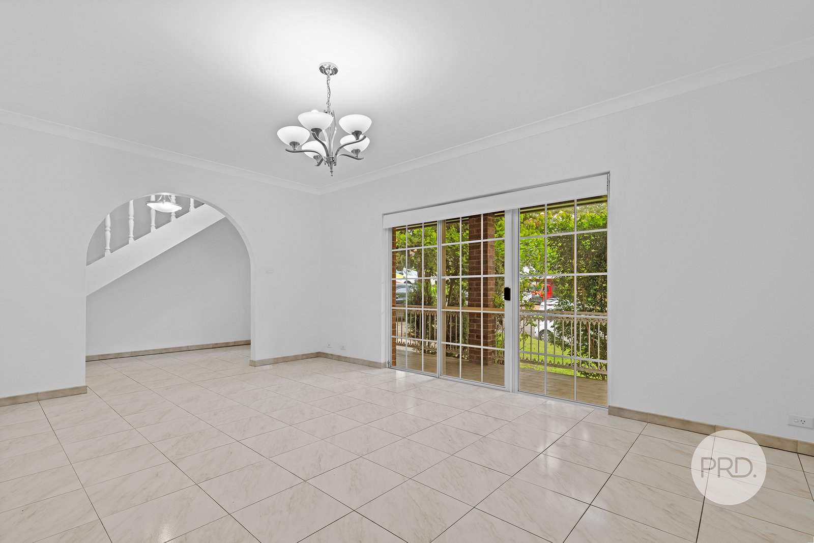 8 Banksia Place LUGARNO 4