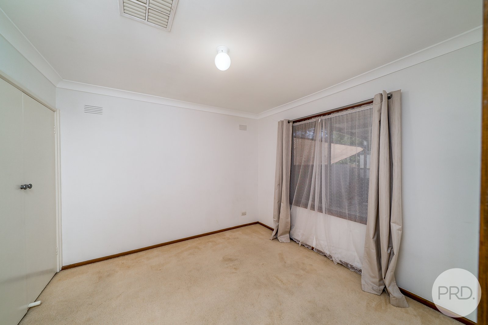 8 Banner  FOREST HILL 8