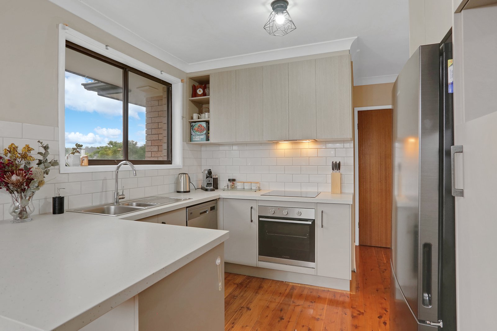 8 Bannister Street DAPTO 3