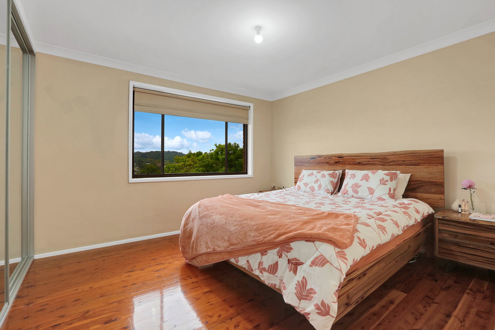8 Bannister Street DAPTO 5