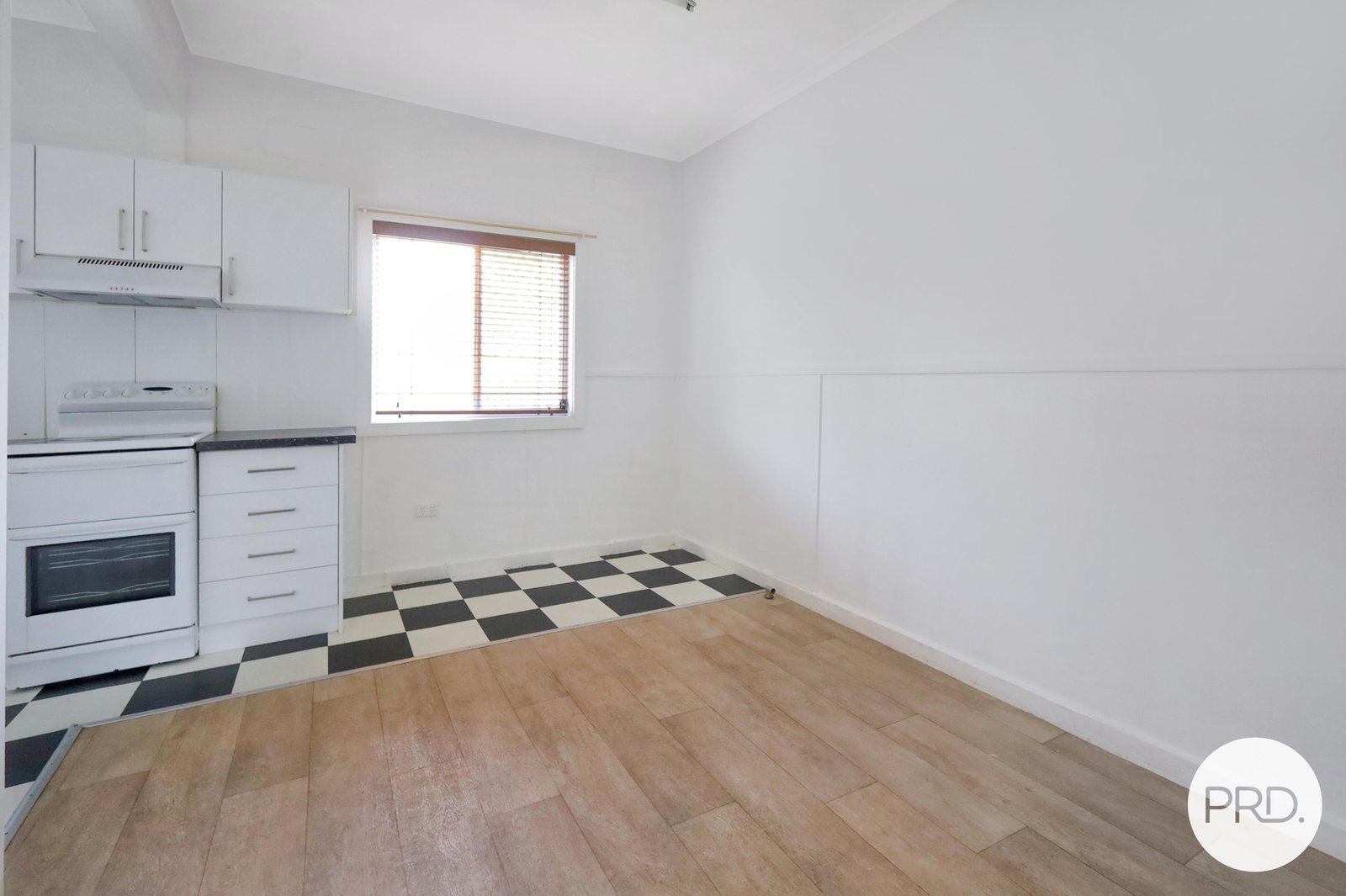 8 Bardia Avenue ORANGE 3