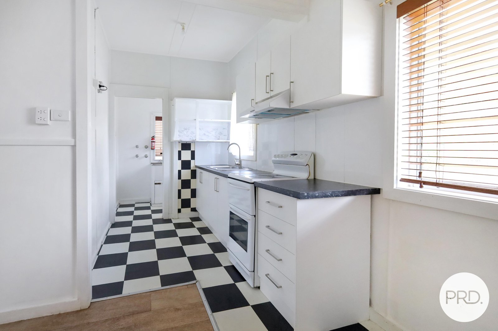 8 Bardia Avenue ORANGE 4