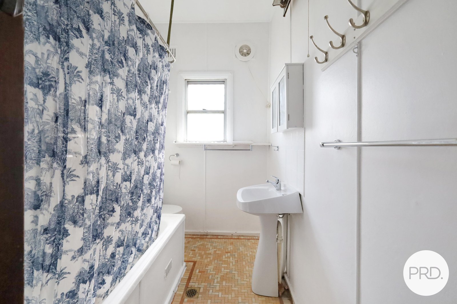 8 Bardia Avenue ORANGE 8