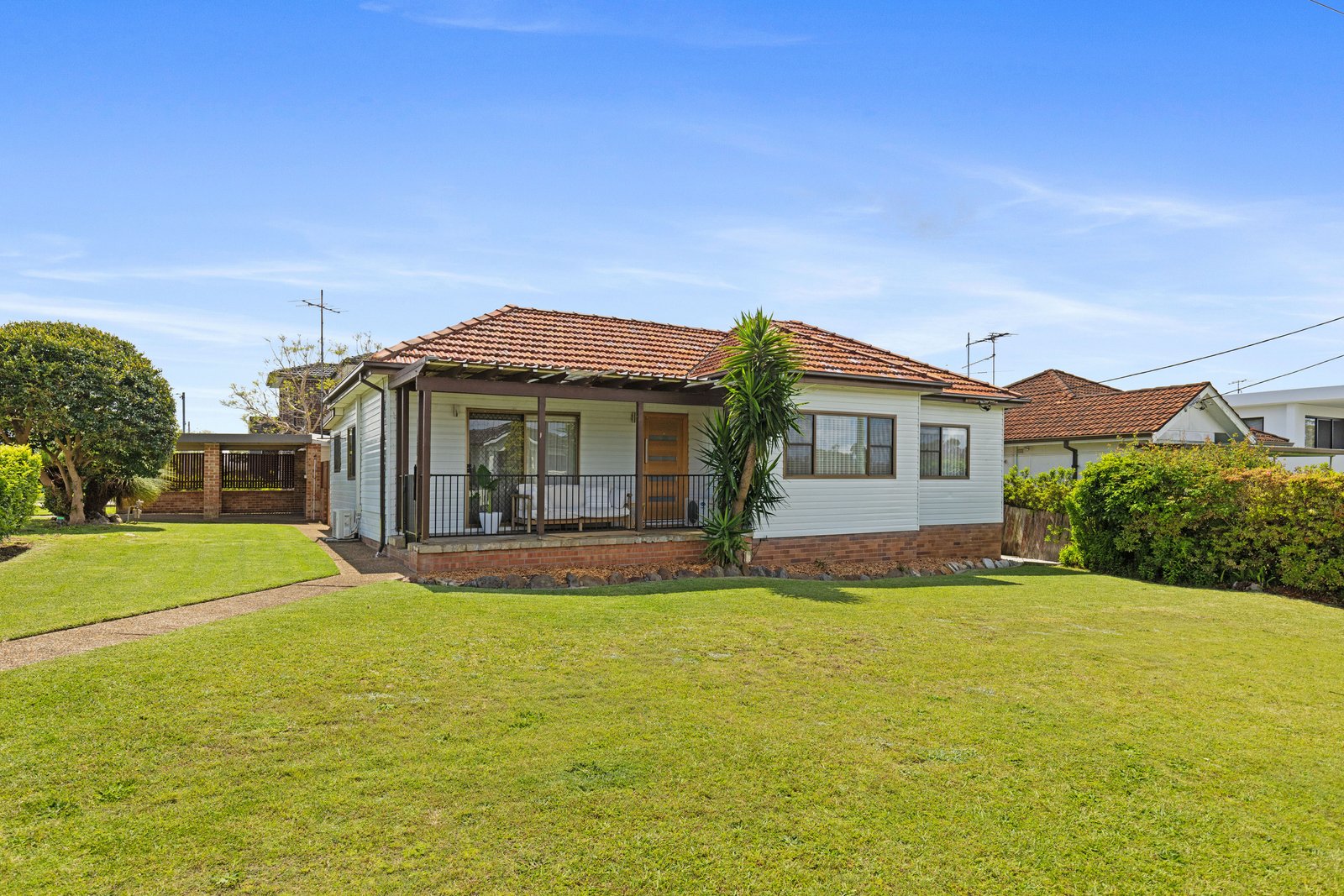 8 Baringa Road MORTDALE 2