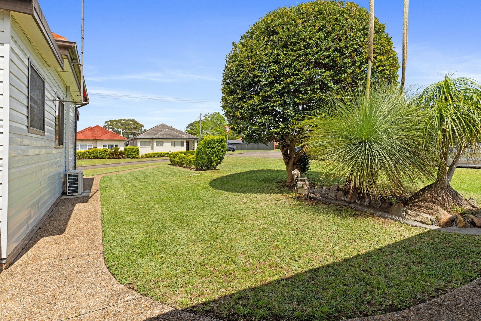 8 Baringa Road MORTDALE 6