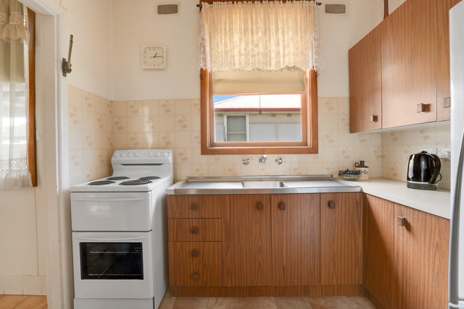 8 Barnes Street BERKELEY 5