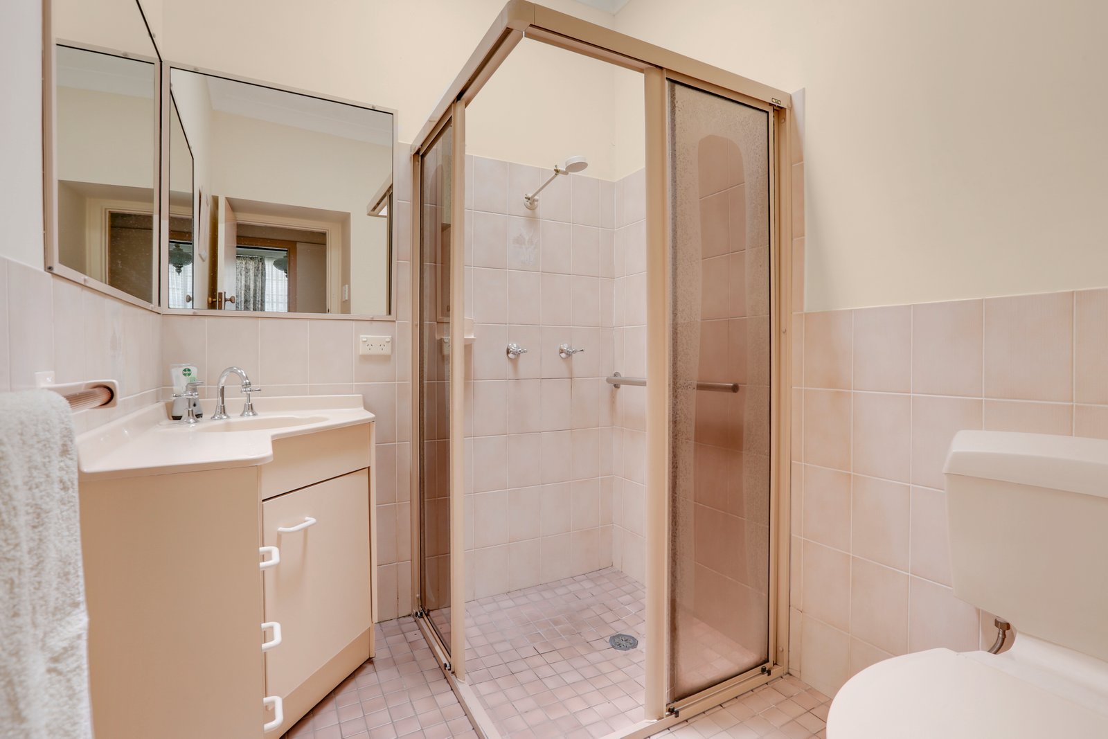 8 Barnes Street BERKELEY 6