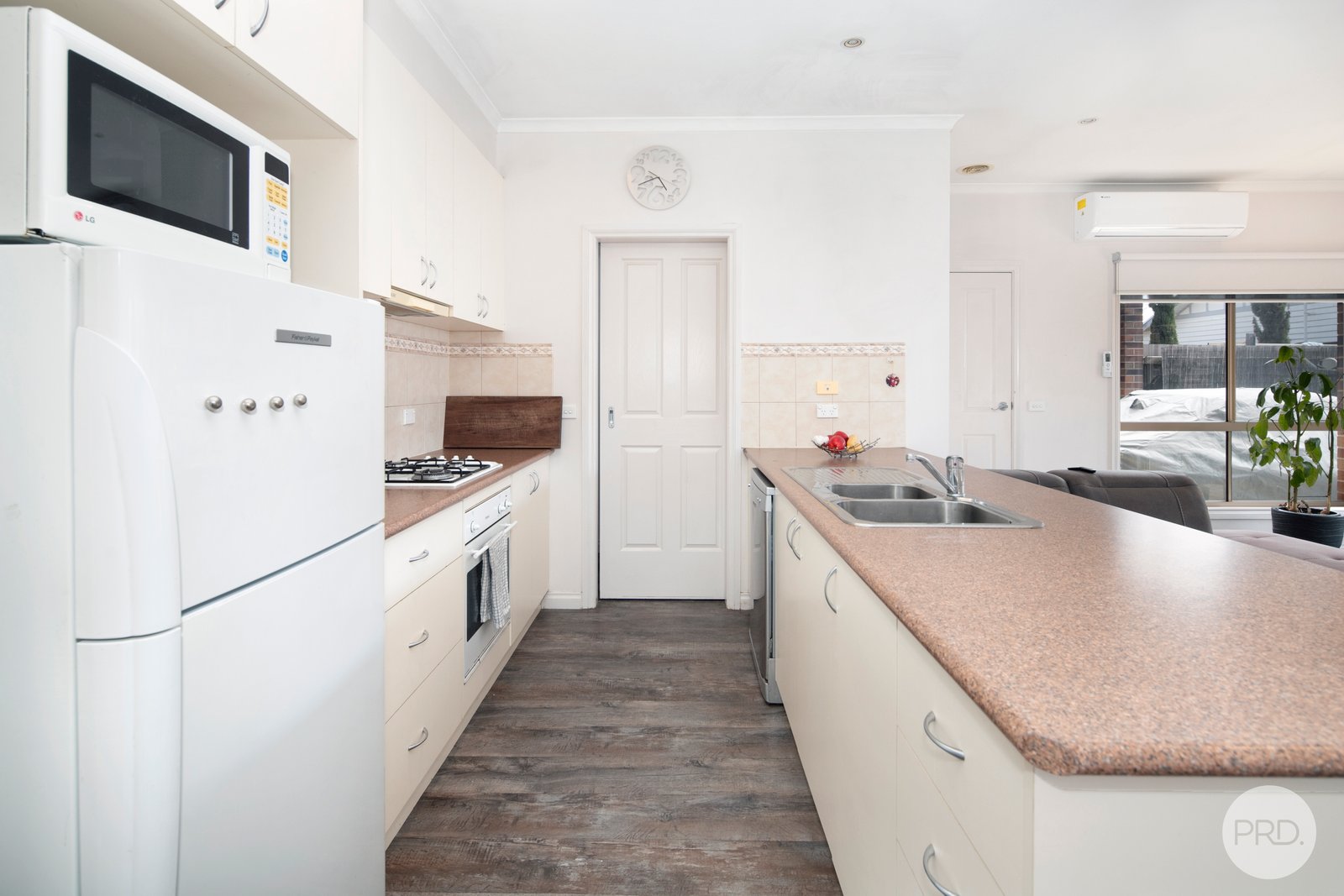 8 Bartley Avenue CANADIAN 3