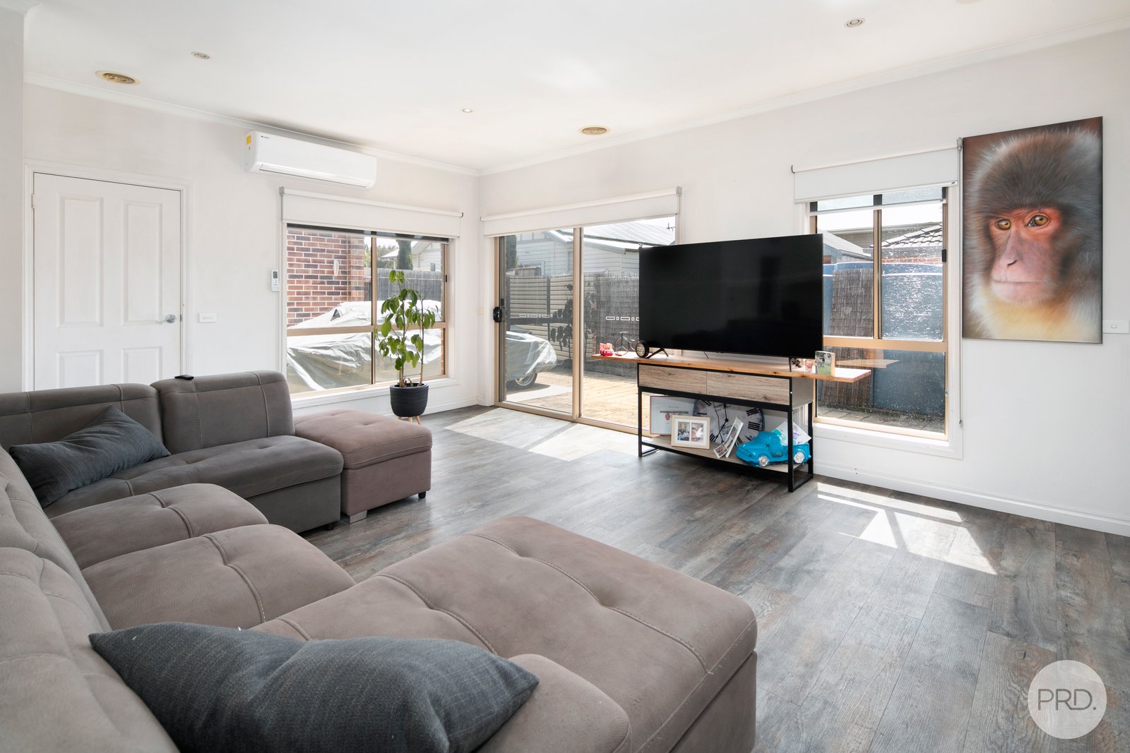 8 Bartley Avenue CANADIAN 7