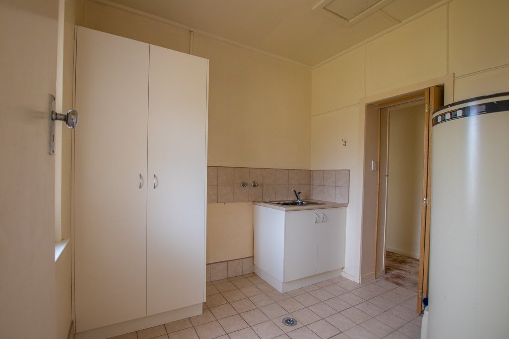 8 Bassett Street TUMUT 11