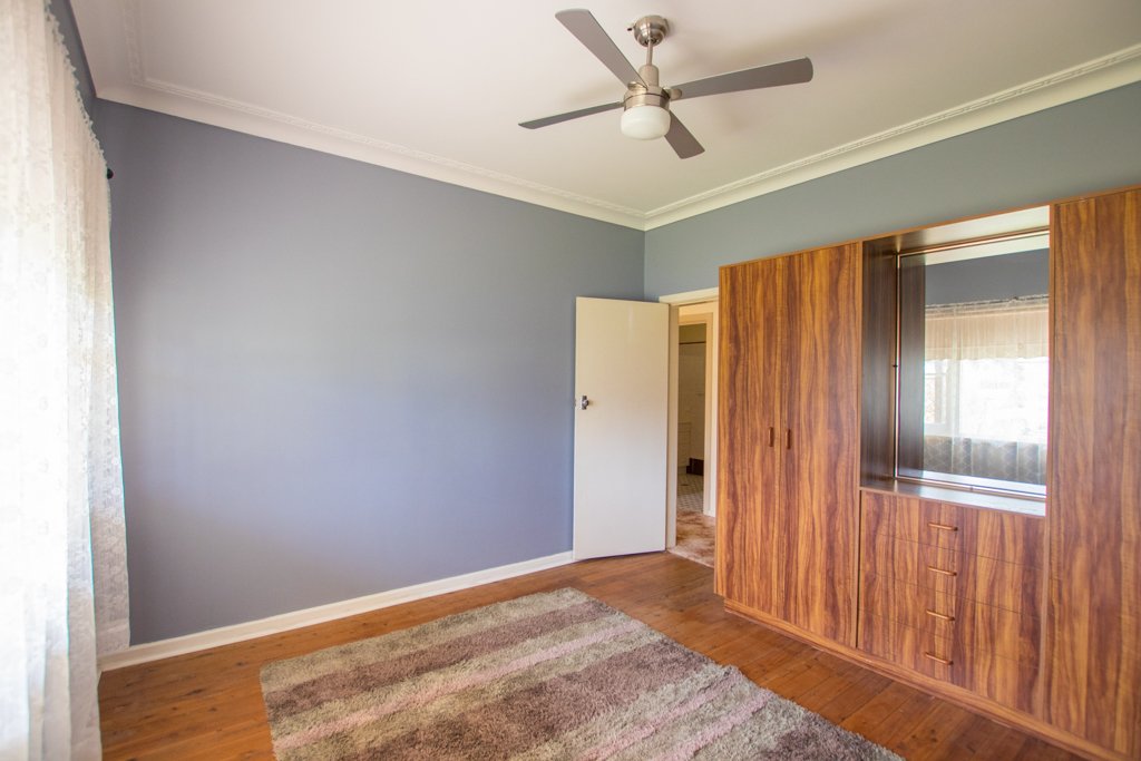 8 Bassett Street TUMUT 13