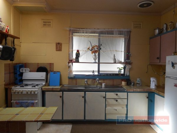 8 Batlow Avenue BATLOW 6