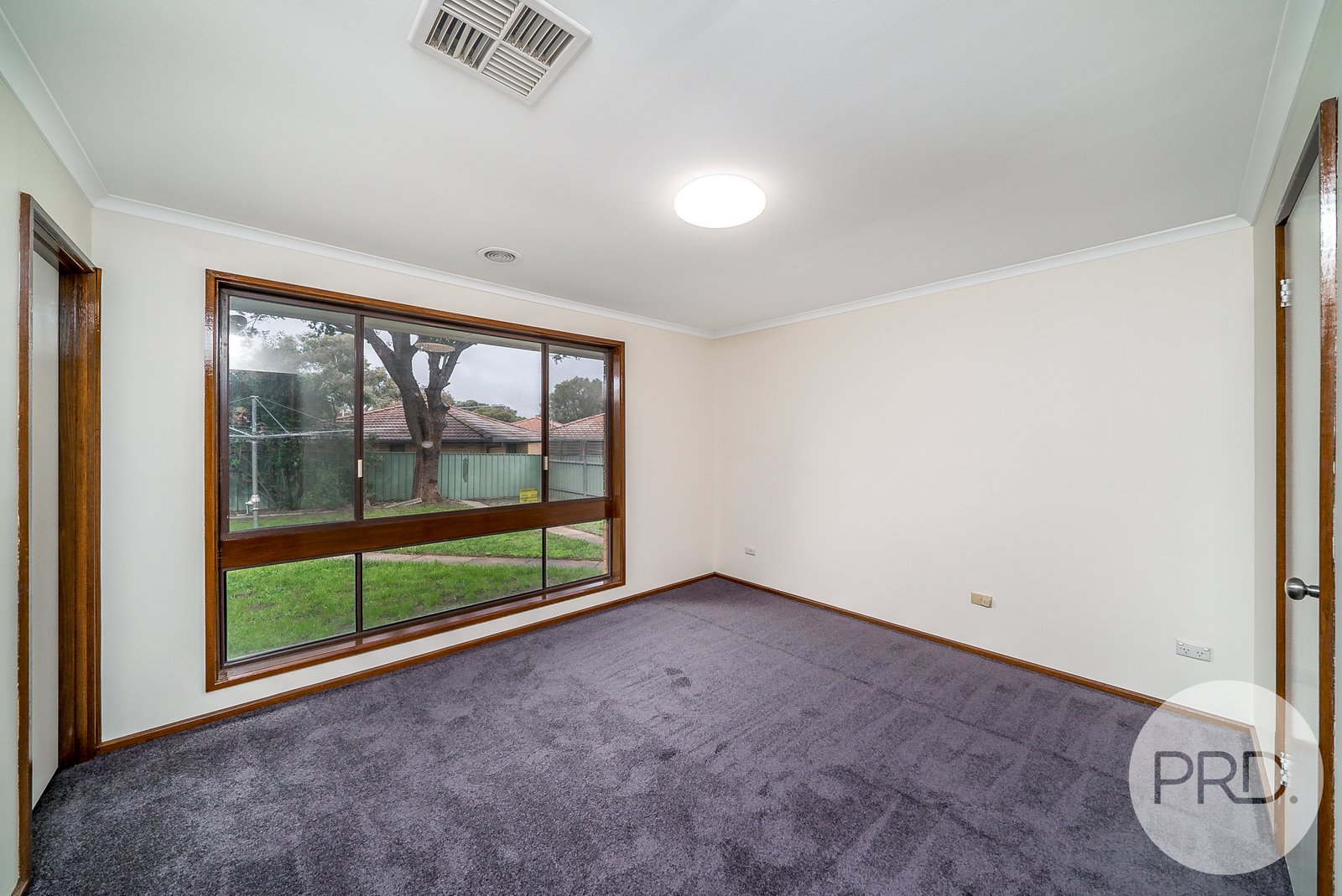 8 Bavaria Street TOLLAND 6