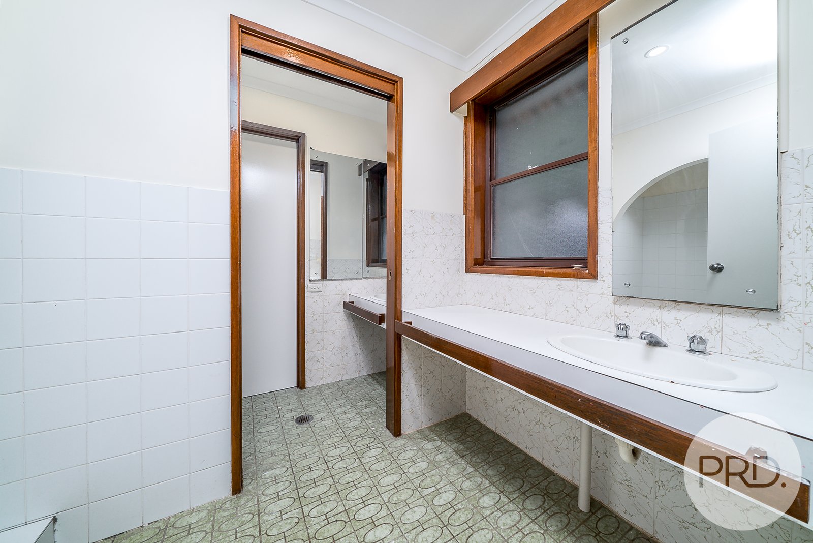 8 Bavaria Street TOLLAND 10