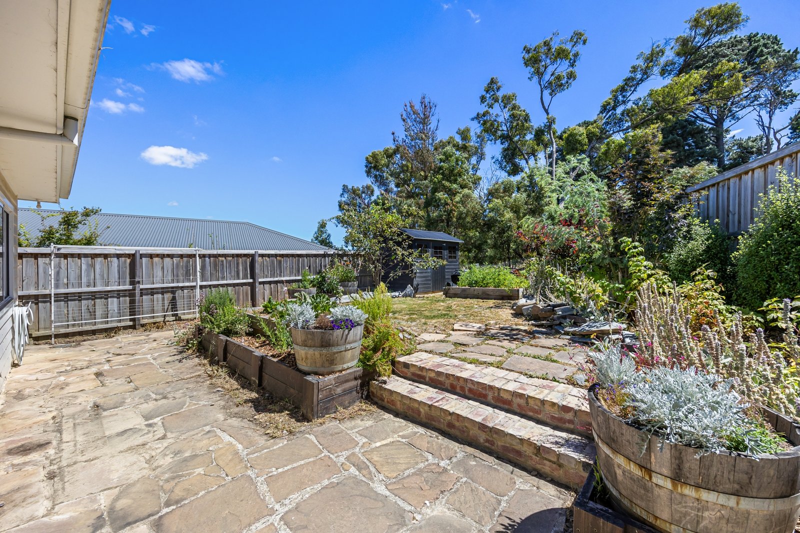 Real Estate and Property in 8 Beaumont Place, Woodend, VIC