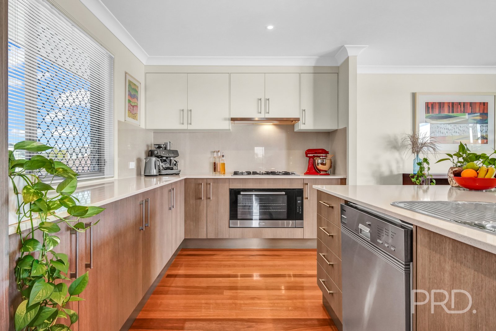 8 BEDDOE Street THORNLANDS 2