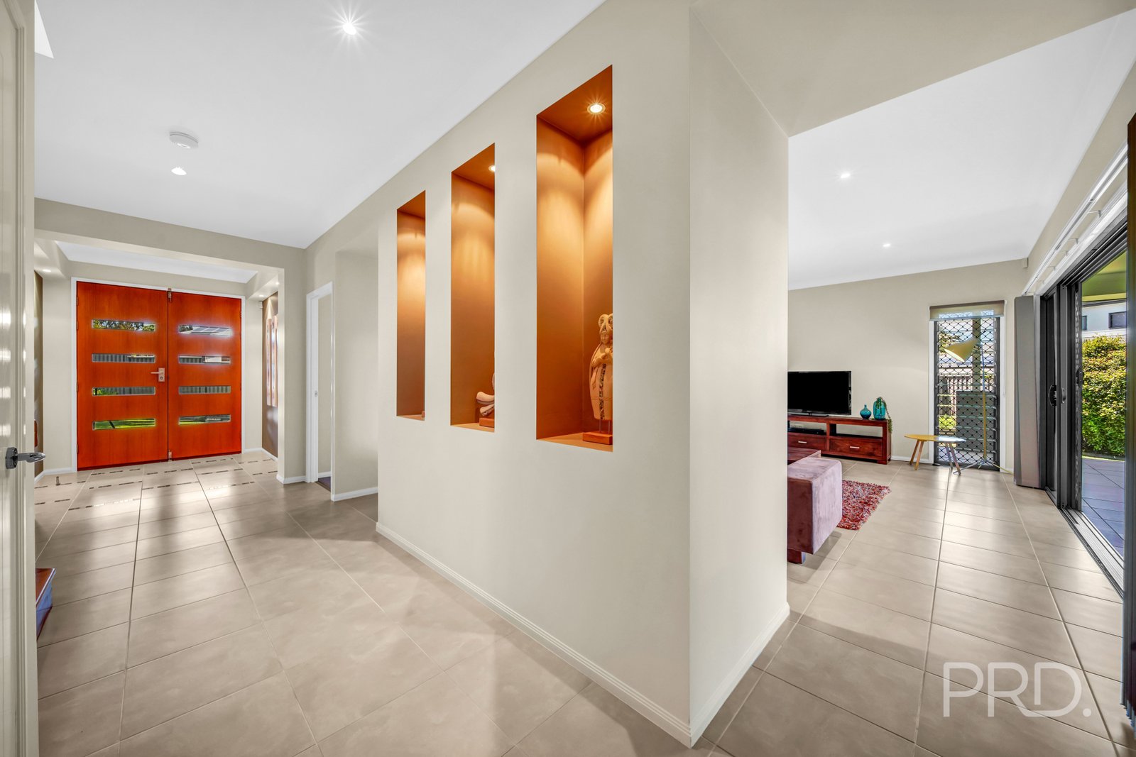 8 BEDDOE Street THORNLANDS 3