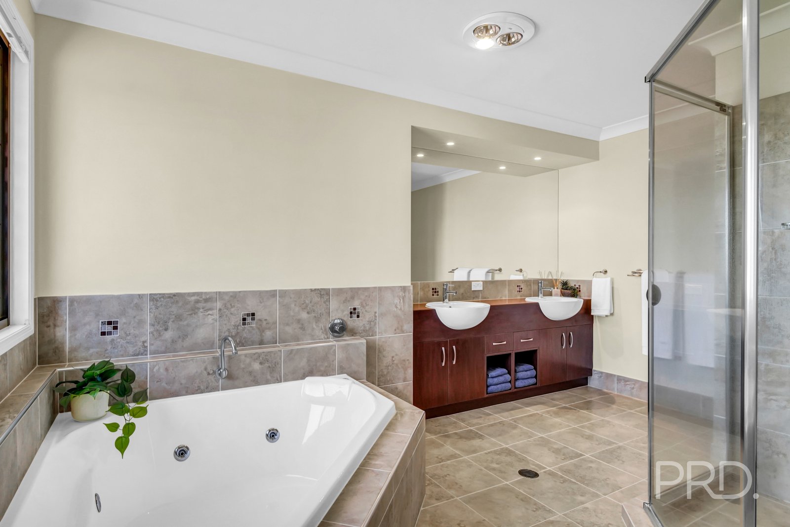 8 BEDDOE Street THORNLANDS 24