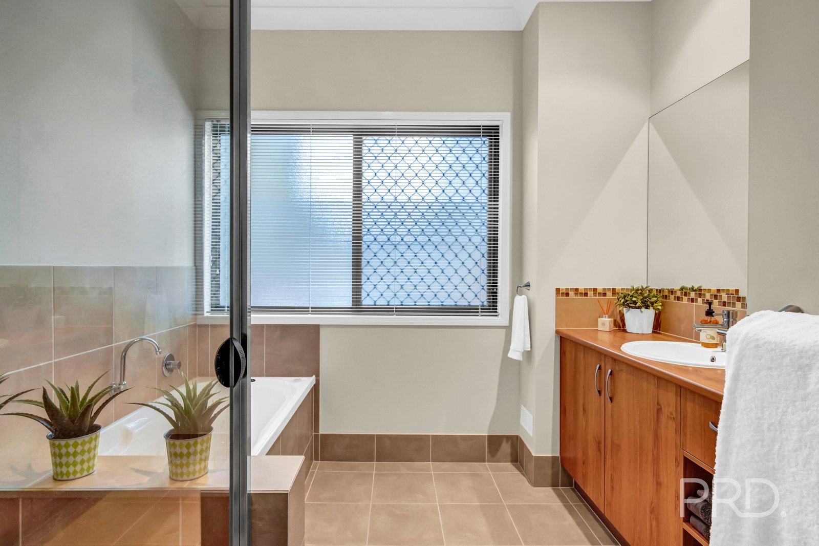 8 BEDDOE Street THORNLANDS 26