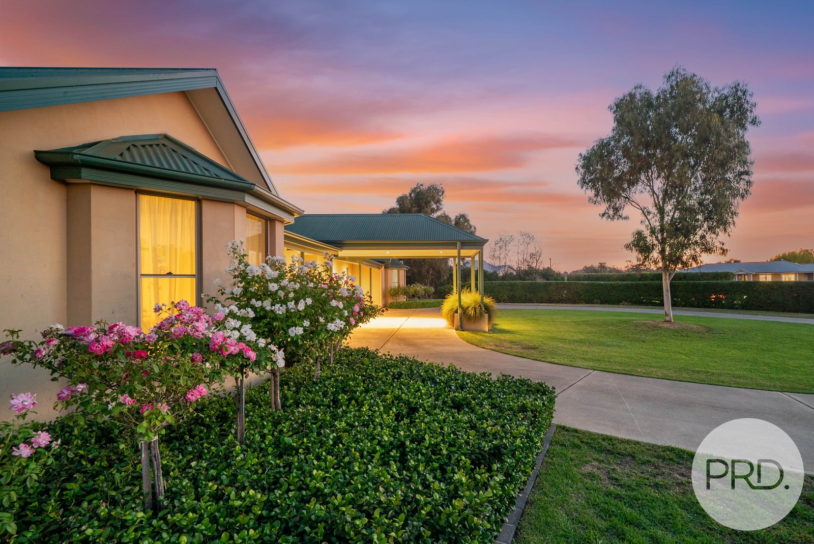 8 Bell Gum Place LAKE ALBERT 2
