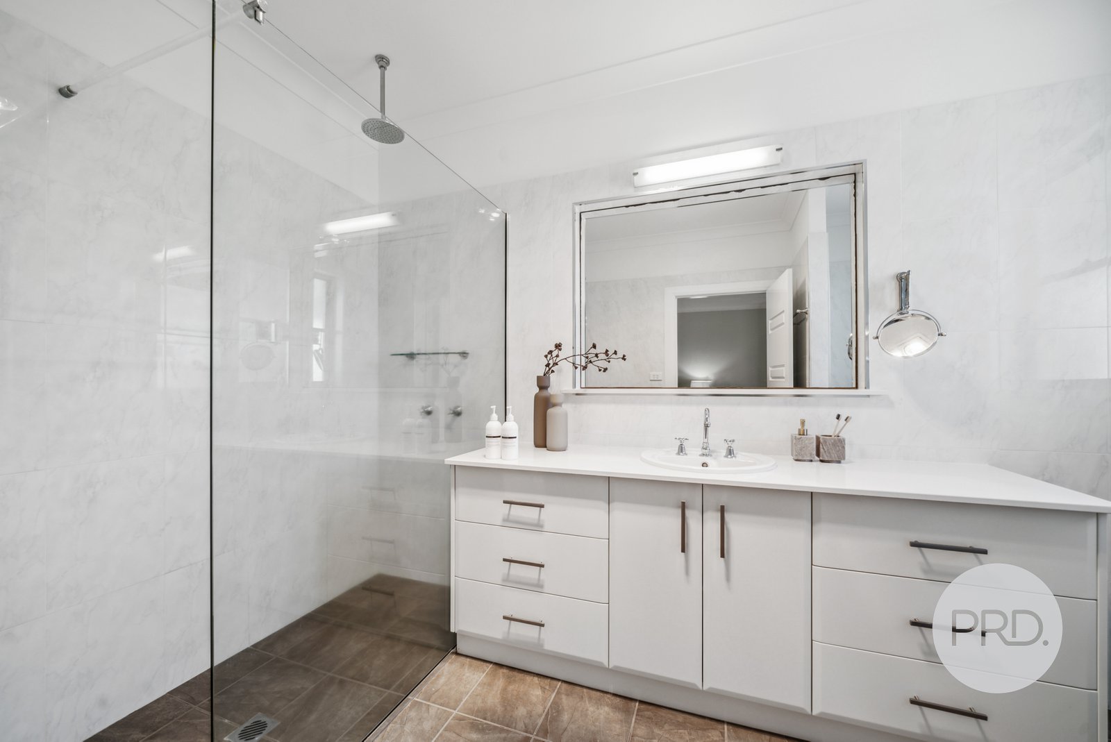 8 Bell Gum Place LAKE ALBERT 5