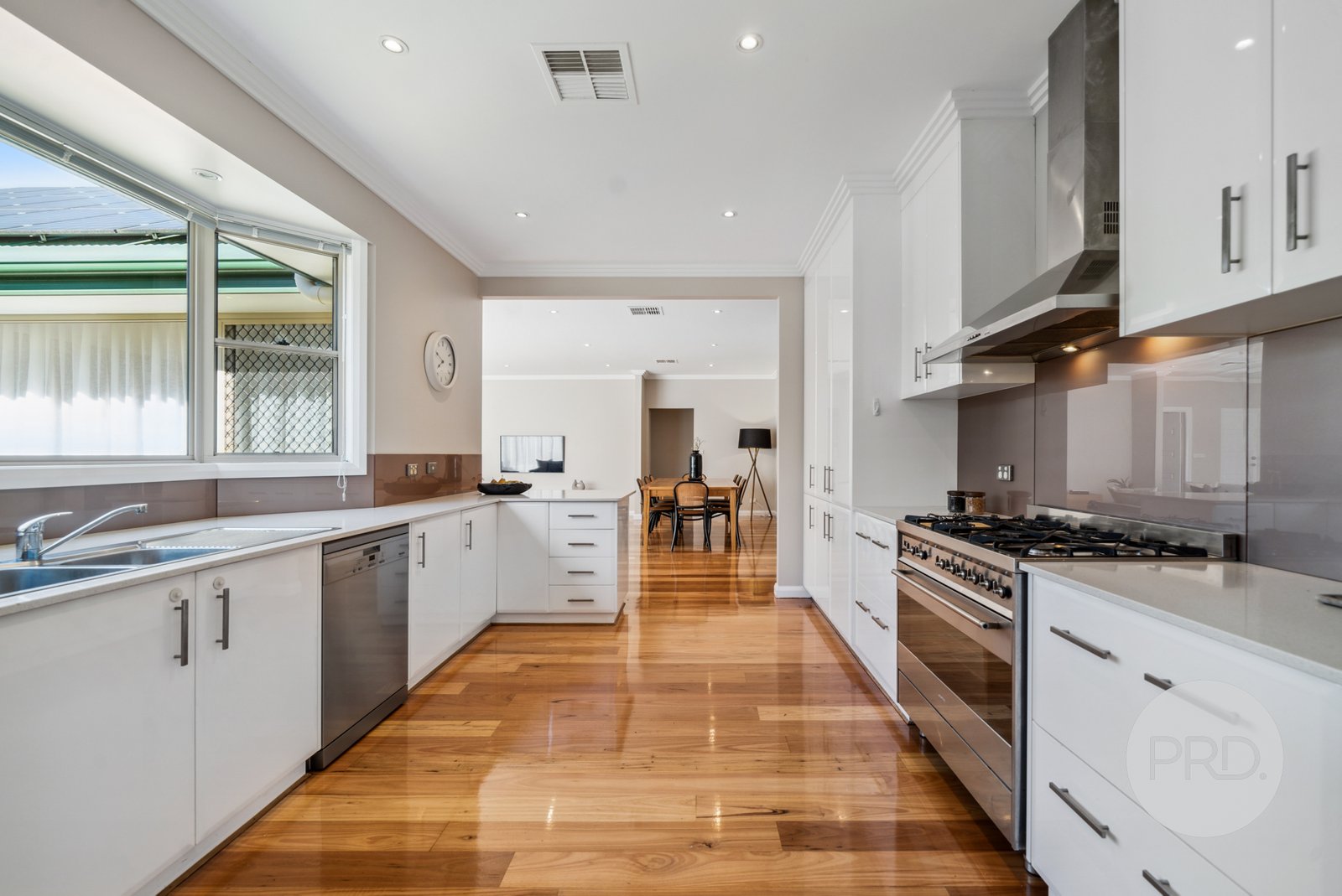 8 Bell Gum Place LAKE ALBERT 8