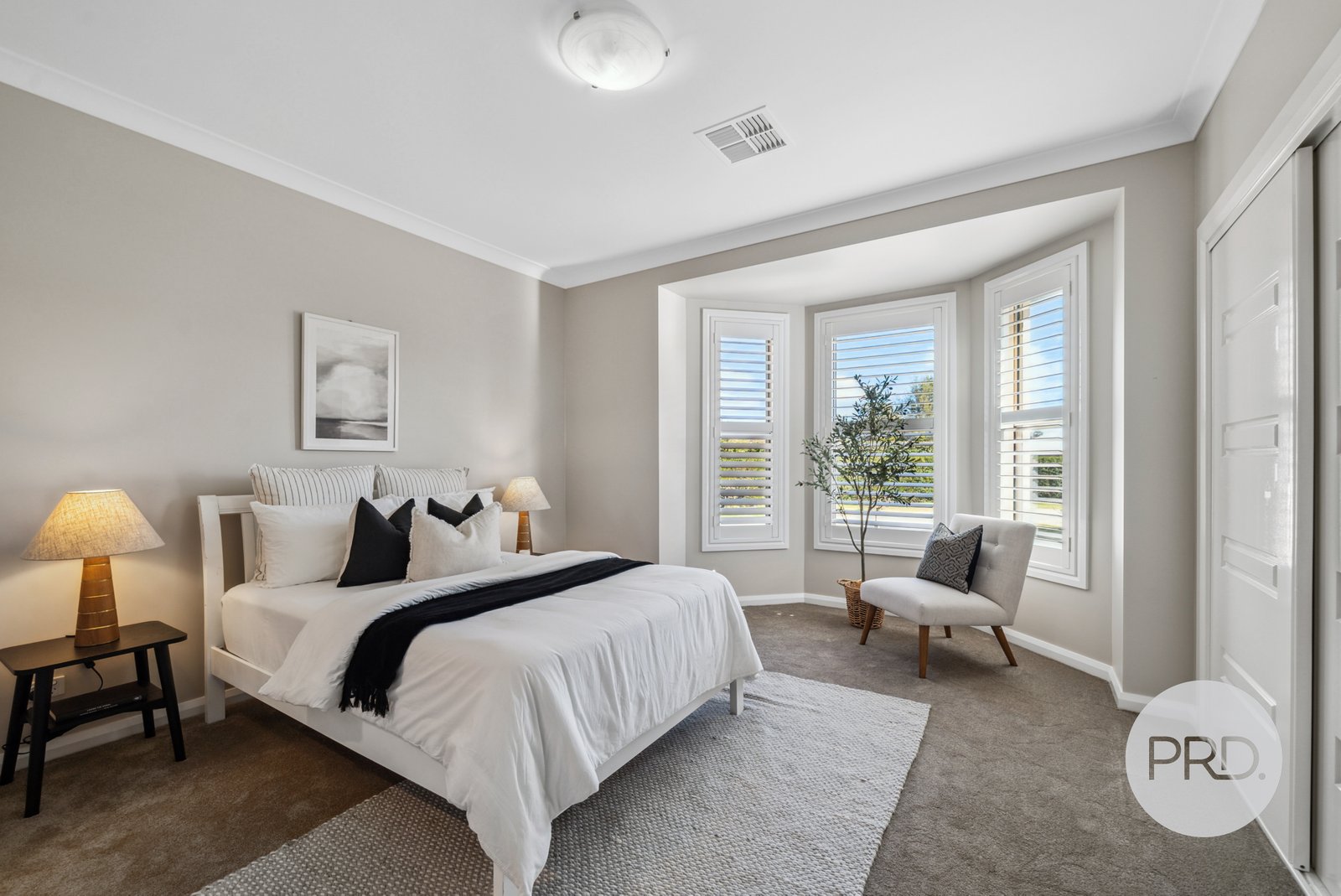 8 Bell Gum Place LAKE ALBERT 12