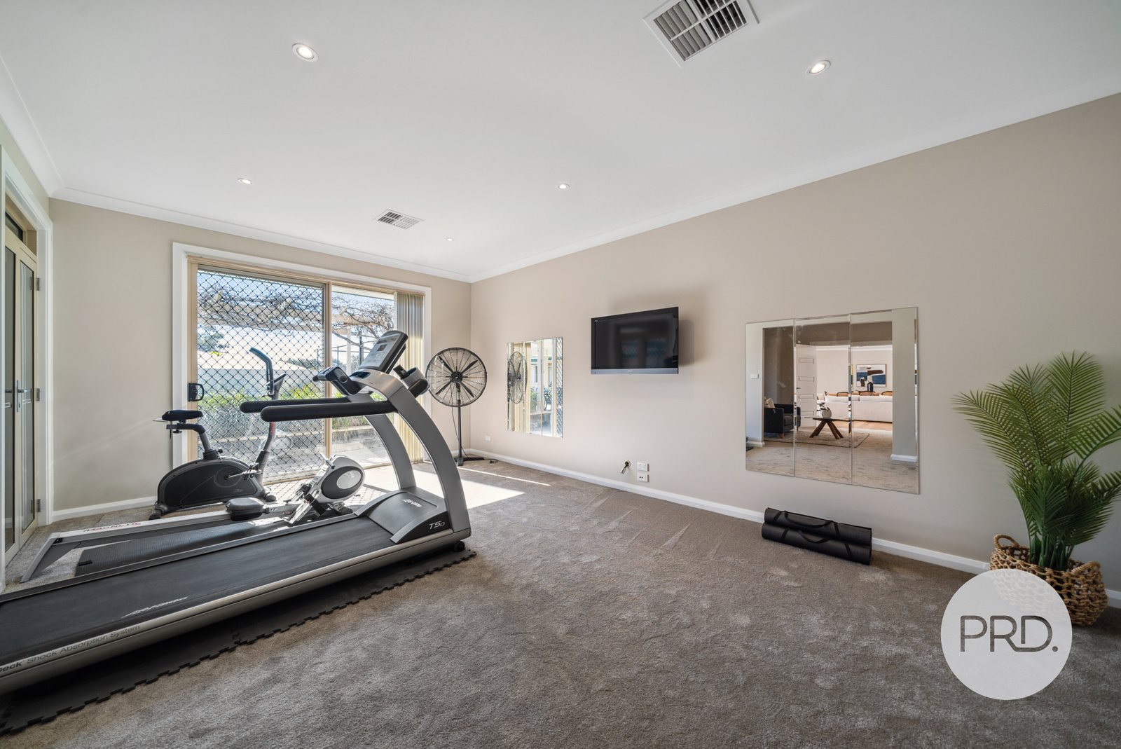 8 Bell Gum Place LAKE ALBERT 15