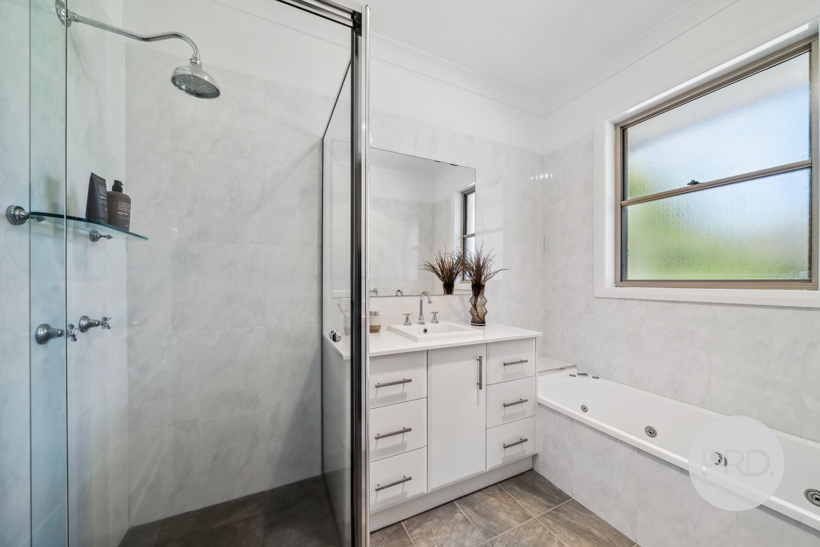 8 Bell Gum Place LAKE ALBERT 18