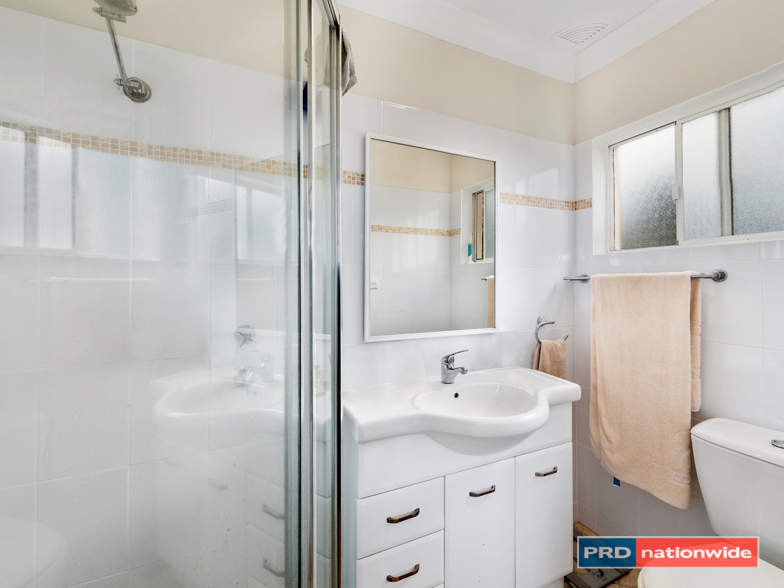 8 Bellevue Drive KORORA 8