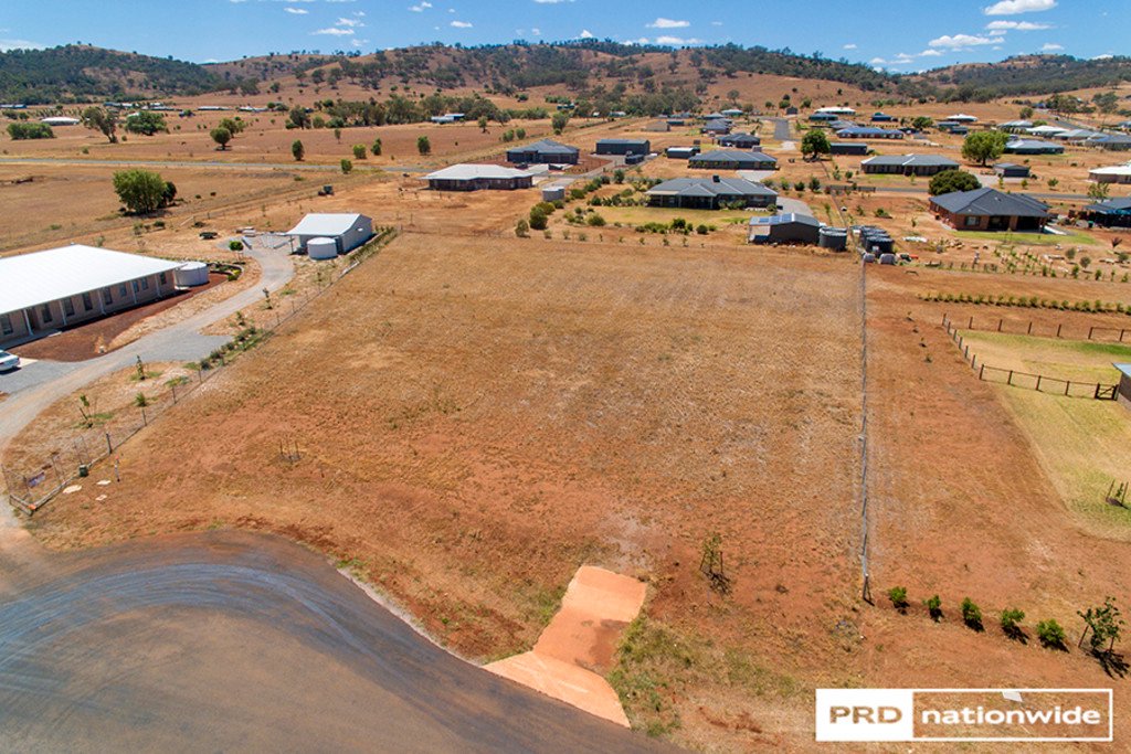 8 Bemboka Court TAMWORTH 1