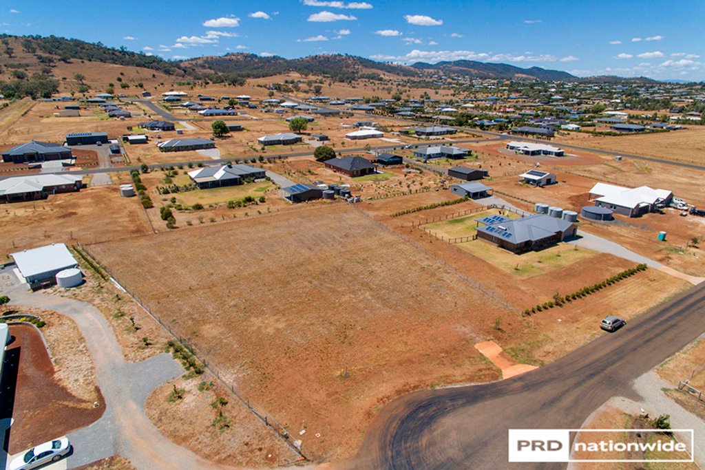 8 Bemboka Court TAMWORTH 2