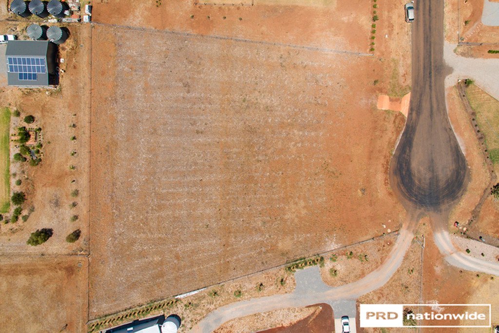 8 Bemboka Court TAMWORTH 6