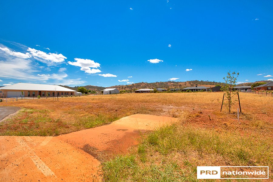 8 Bemboka Court TAMWORTH 7
