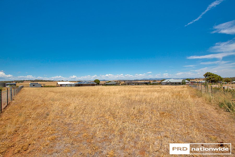 8 Bemboka Court TAMWORTH 9