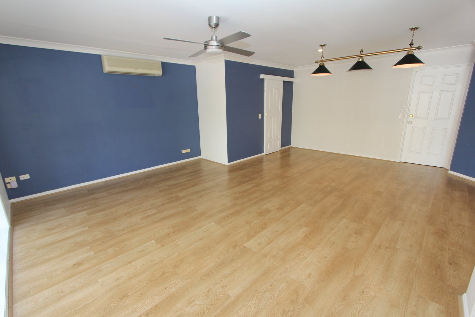 8 Benalla Court PARKWOOD 9